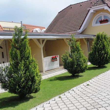 Apartmány Úsmev Velky Meder Exterior foto