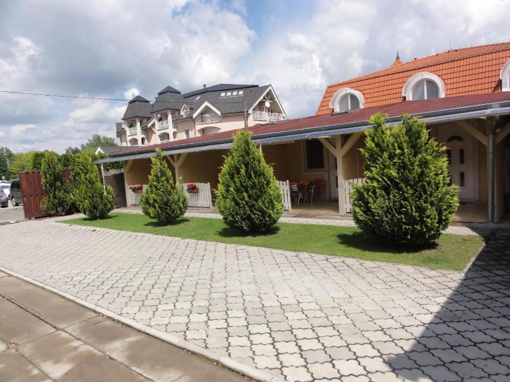 Apartmány Úsmev Velky Meder Exterior foto